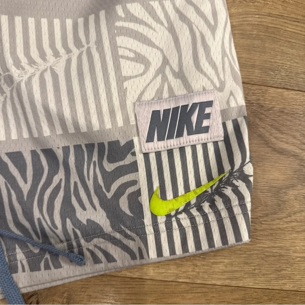 Nike Club Trippy Safari Print Mesh Shorts Grey/Ivory Men's Size Small 5in Length